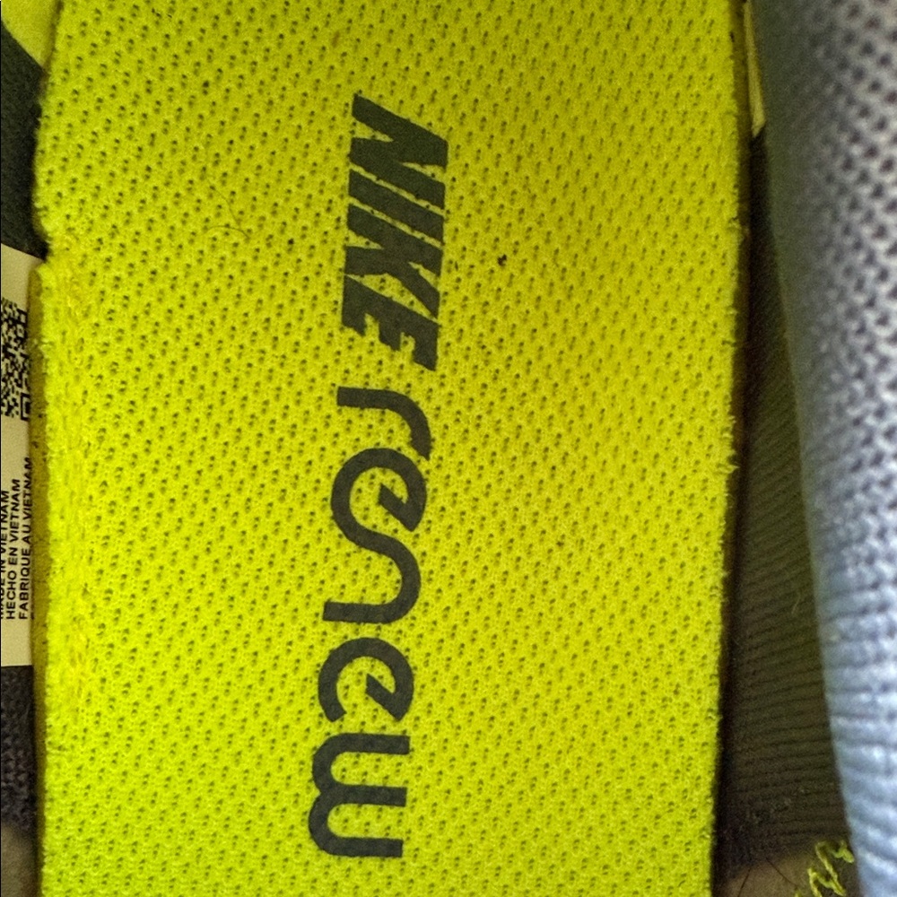 Nike Men's Blue and Gray Sneakers - Picture 3 of 5